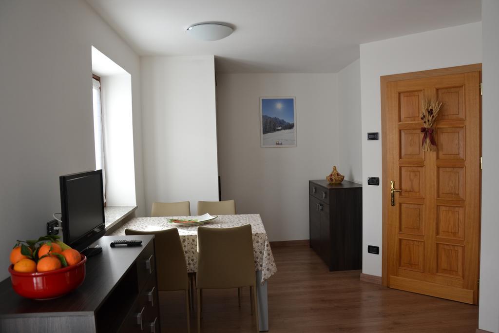 Casa Olivati Apartment Pellizzano Phòng bức ảnh